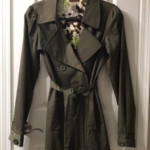 Vertigo Paris Olive green trenchcoat